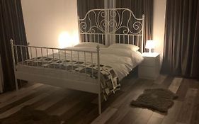 Casa De Sub Munte